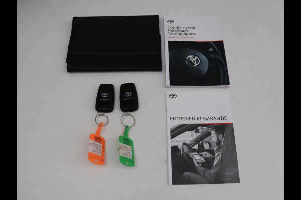 Toyota Corolla 1.8 Hybrid Active | Stoelverwarming | Adaptive cruise | Camera | Navigatie | Parkeerhulp | Bluetooth | Lane assist | Climate control
