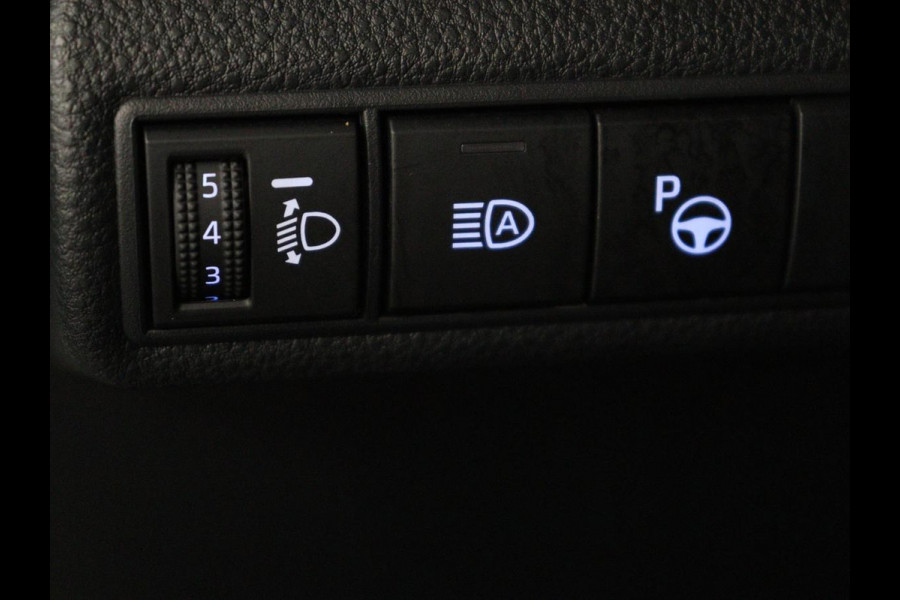 Toyota Corolla 1.8 Hybrid Active | Stoelverwarming | Adaptive cruise | Camera | Navigatie | Parkeerhulp | Bluetooth | Lane assist | Climate control