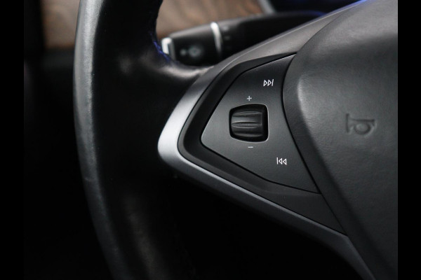 Tesla Model X Long Range | SOH 86% | Panoramadak | Trekhaak | 360 Camera | Stoel & Stuurverwarming | Adaptive cruise | Navigatie | DAB+ | Bluetooth | Climate control | Self-driving | Sfeerverlichting