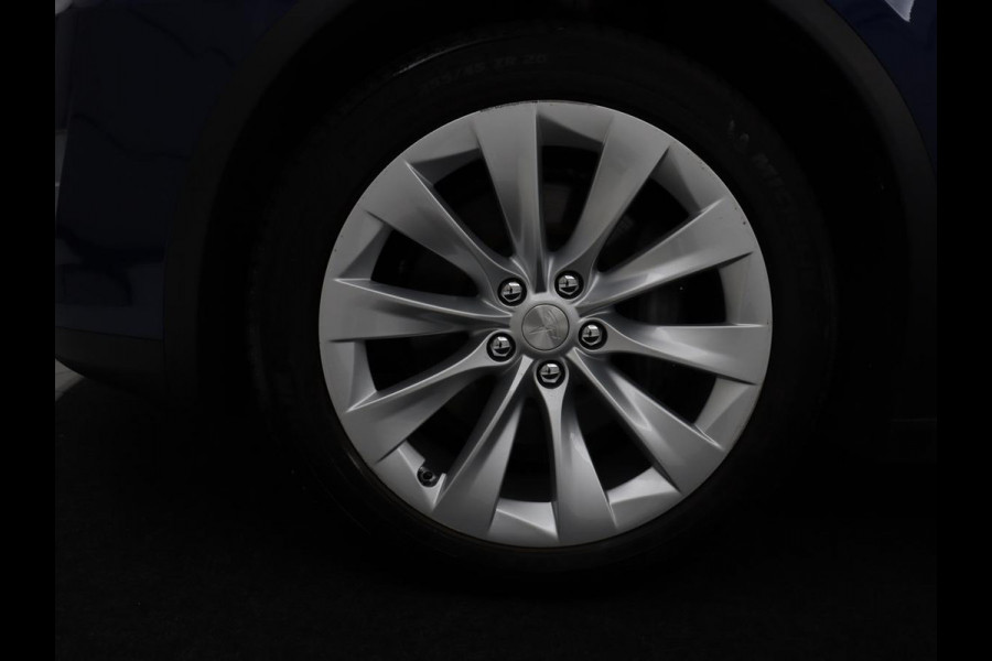 Tesla Model X Long Range | SOH 86% | Panoramadak | Trekhaak | 360 Camera | Stoel & Stuurverwarming | Adaptive cruise | Navigatie | DAB+ | Bluetooth | Climate control | Self-driving | Sfeerverlichting