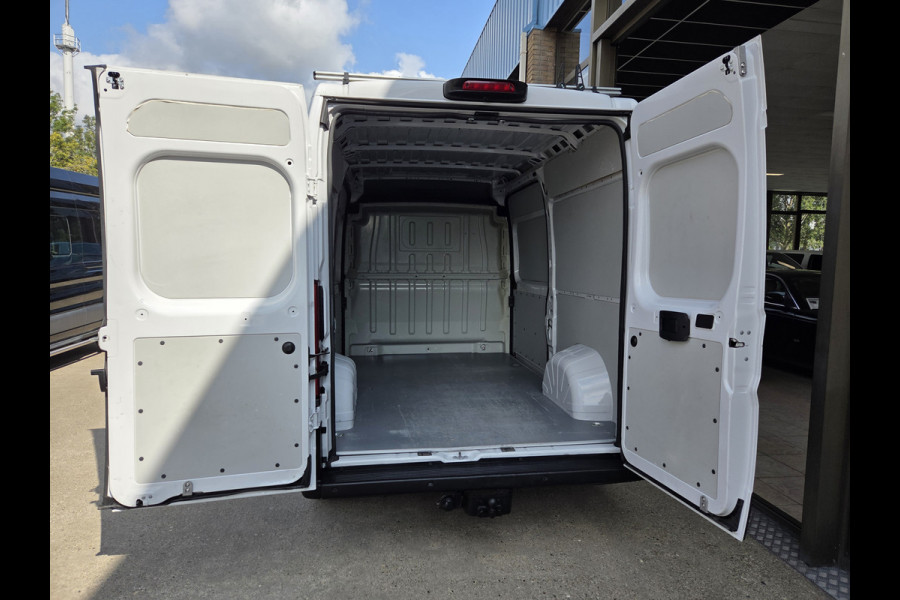 Opel Movano 103Kw/140Pk L2H2 Links & Rechts Schuifdeur Airco Cruisecontrol 2500Kg Trekhaak