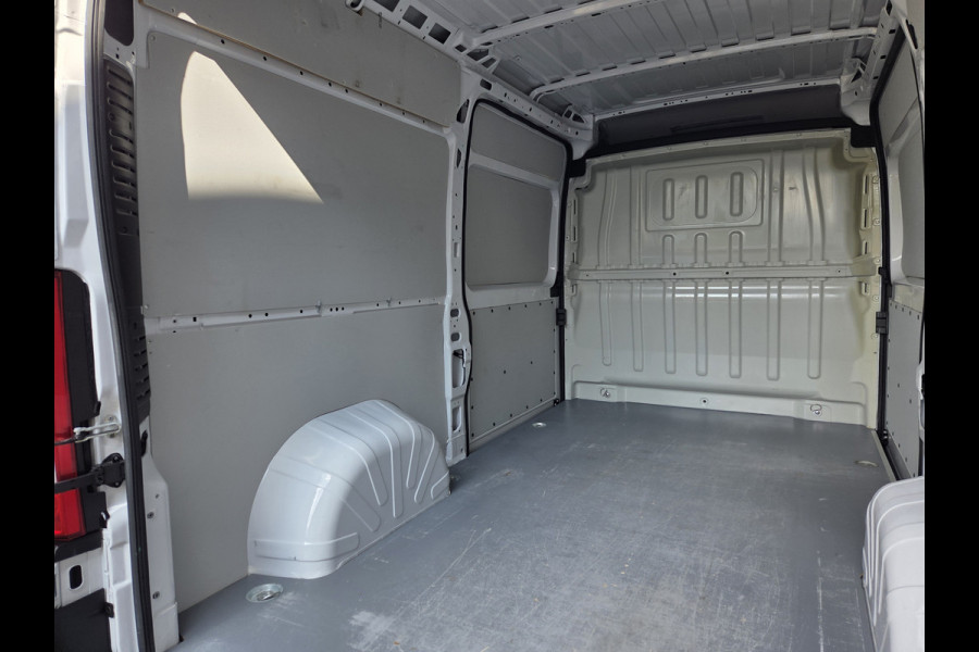 Opel Movano 103Kw/140Pk L2H2 Links & Rechts Schuifdeur Airco Cruisecontrol 2500Kg Trekhaak