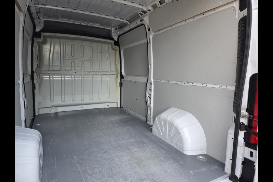 Opel Movano 103Kw/140Pk L2H2 Links & Rechts Schuifdeur Airco Cruisecontrol 2500Kg Trekhaak