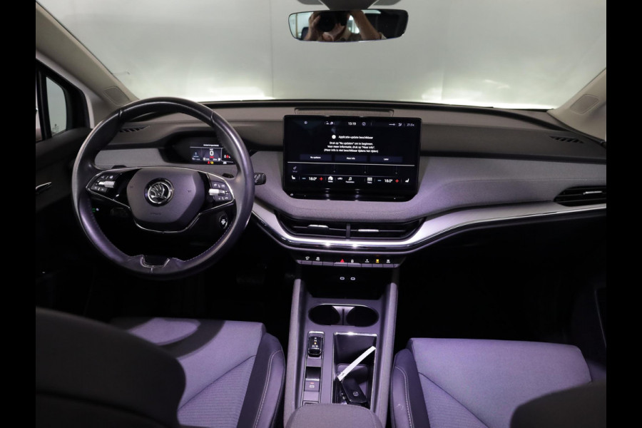 Škoda ENYAQ iV 60 180 pk | Navigatie | Warmtepomp | Panoramadak | Parkeersensoren achter | Climate pakket | Apple Carplay/Android Auto |