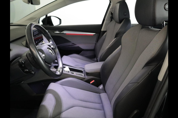 Škoda ENYAQ iV 60 180 pk | Navigatie | Warmtepomp | Panoramadak | Parkeersensoren achter | Climate pakket | Apple Carplay/Android Auto |
