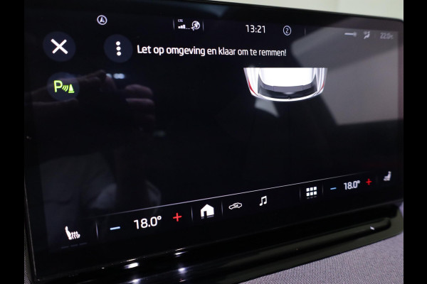 Škoda ENYAQ iV 60 180 pk | Navigatie | Warmtepomp | Panoramadak | Parkeersensoren achter | Climate pakket | Apple Carplay/Android Auto |