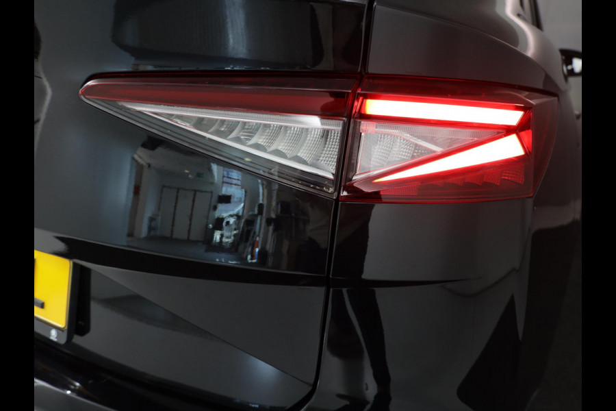 Škoda ENYAQ iV 60 180 pk | Navigatie | Warmtepomp | Panoramadak | Parkeersensoren achter | Climate pakket | Apple Carplay/Android Auto |
