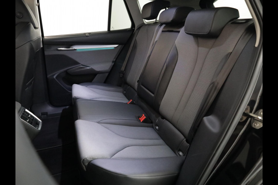 Škoda ENYAQ iV 60 180 pk | Navigatie | Warmtepomp | Panoramadak | Parkeersensoren achter | Climate pakket | Apple Carplay/Android Auto |
