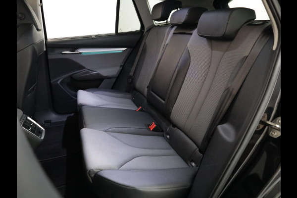 Škoda ENYAQ iV 60 180 pk | Navigatie | Warmtepomp | Panoramadak | Parkeersensoren achter | Climate pakket | Apple Carplay/Android Auto |