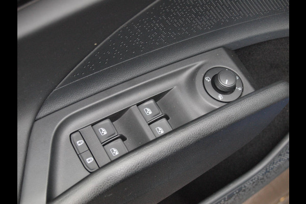 Škoda ENYAQ iV 80 First Edition | Camera | Trekhaak | Leer | Warmtepomp | Sfeerverlichting | Apple Carplay |