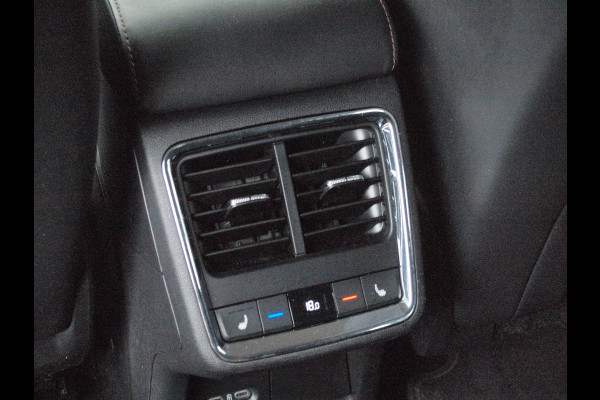 Škoda ENYAQ iV 80 First Edition | Camera | Trekhaak | Leer | Warmtepomp | Sfeerverlichting | Apple Carplay |