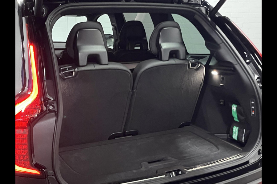 Volvo XC90 2.0 T8 Plug-in hybrid AWD Ultra Black Edition Luchtvering | Trekhaak | Open dak | Bowers & Wilkins | Massage | Stoelventilatie/-verwarming | 360 camera | Head-up | Blis | Google