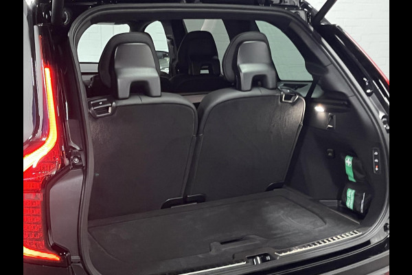 Volvo XC90 2.0 T8 Plug-in hybrid AWD Ultra Black Edition Luchtvering | Trekhaak | Open dak | Bowers & Wilkins | Massage | Stoelventilatie/-verwarming | 360 camera | Head-up | Blis | Google