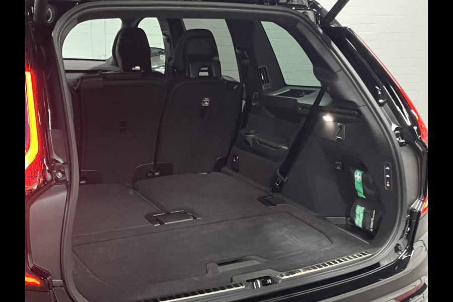 Volvo XC90 2.0 T8 Plug-in hybrid AWD Ultra Black Edition Luchtvering | Trekhaak | Open dak | Bowers & Wilkins | Massage | Stoelventilatie/-verwarming | 360 camera | Head-up | Blis | Google