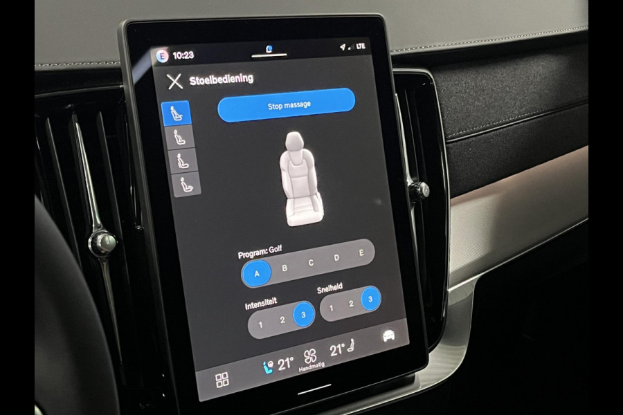 Volvo XC90 2.0 T8 Plug-in hybrid AWD Ultra Black Edition Luchtvering | Trekhaak | Open dak | Bowers & Wilkins | Massage | Stoelventilatie/-verwarming | 360 camera | Head-up | Blis | Google