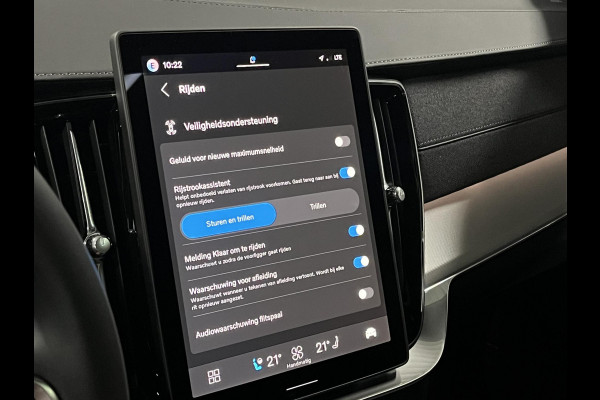Volvo XC90 2.0 T8 Plug-in hybrid AWD Ultra Black Edition Luchtvering | Trekhaak | Open dak | Bowers & Wilkins | Massage | Stoelventilatie/-verwarming | 360 camera | Head-up | Blis | Google