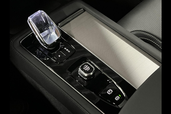 Volvo XC90 2.0 T8 Plug-in hybrid AWD Ultra Black Edition Luchtvering | Trekhaak | Open dak | Bowers & Wilkins | Massage | Stoelventilatie/-verwarming | 360 camera | Head-up | Blis | Google