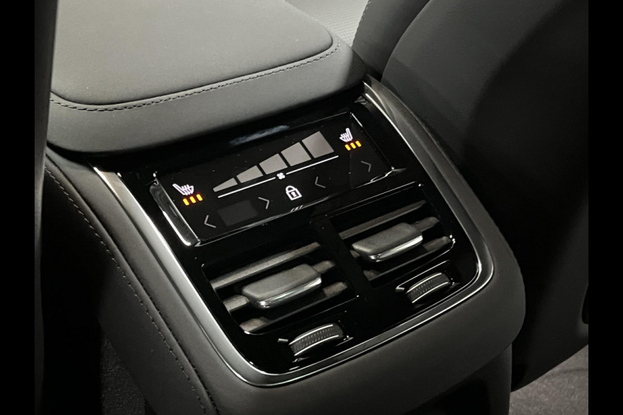 Volvo XC90 2.0 T8 Plug-in hybrid AWD Ultra Black Edition Luchtvering | Trekhaak | Open dak | Bowers & Wilkins | Massage | Stoelventilatie/-verwarming | 360 camera | Head-up | Blis | Google