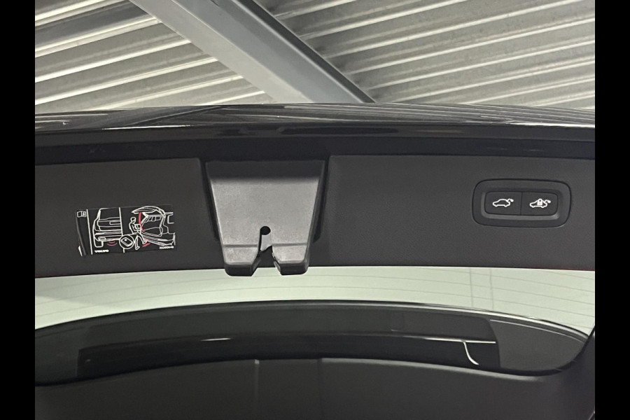 Volvo XC90 2.0 T8 Plug-in hybrid AWD Ultra Black Edition Luchtvering | Trekhaak | Open dak | Bowers & Wilkins | Massage | Stoelventilatie/-verwarming | 360 camera | Head-up | Blis | Google
