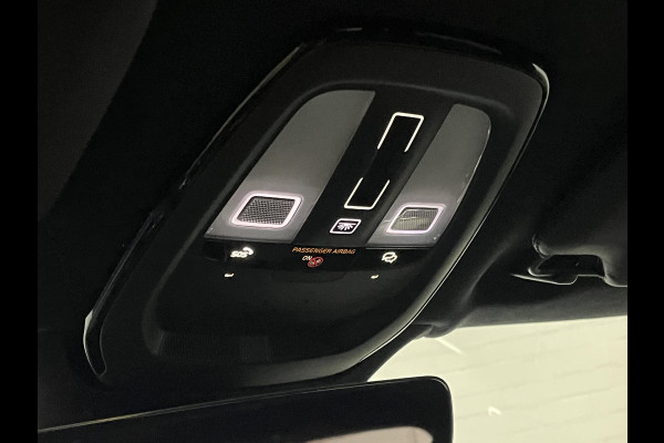 Volvo XC90 2.0 T8 Plug-in hybrid AWD Ultra Black Edition Luchtvering | Trekhaak | Open dak | Bowers & Wilkins | Massage | Stoelventilatie/-verwarming | 360 camera | Head-up | Blis | Google