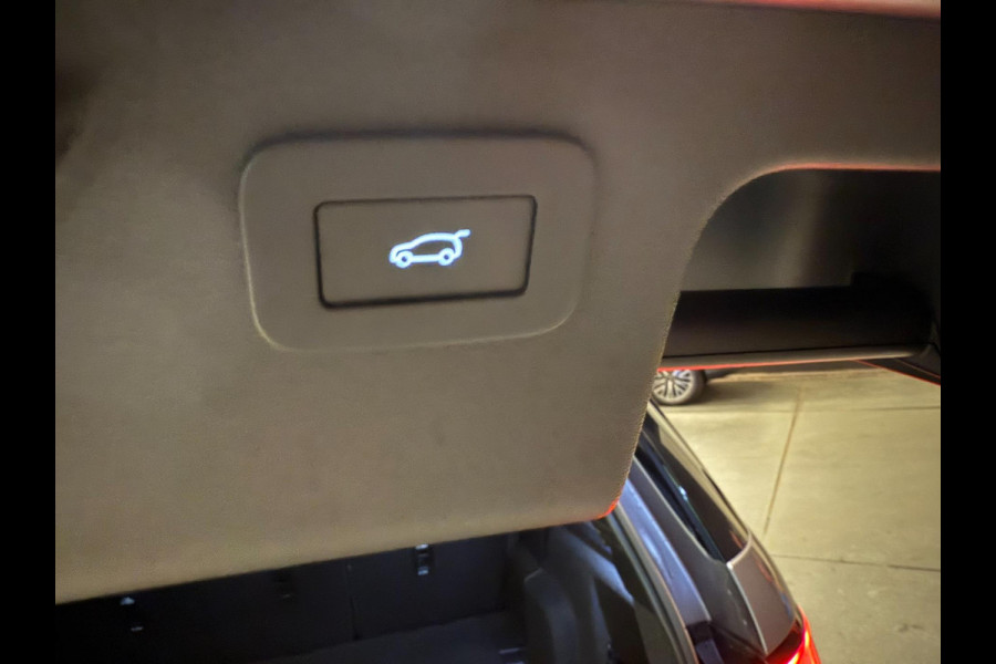 Land Rover Discovery Sport 1.5 P300e AWD R-DYNAMIC 19DKM!! SOH-97,5%/ PANO/NAVI/V-COCKPIT/DAB/CARPLAY/LED/CAM/M-STOELEN///