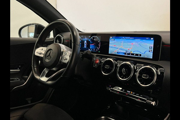 Mercedes-Benz A-Klasse 200 / AMG / Widescreen / Stoelverwarming