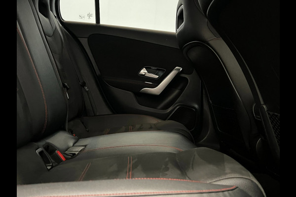 Mercedes-Benz A-Klasse 200 / AMG / Widescreen / Stoelverwarming