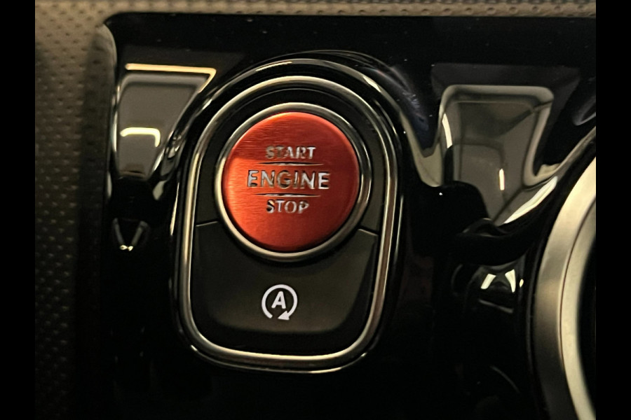 Mercedes-Benz A-Klasse 200 / AMG / Widescreen / Stoelverwarming