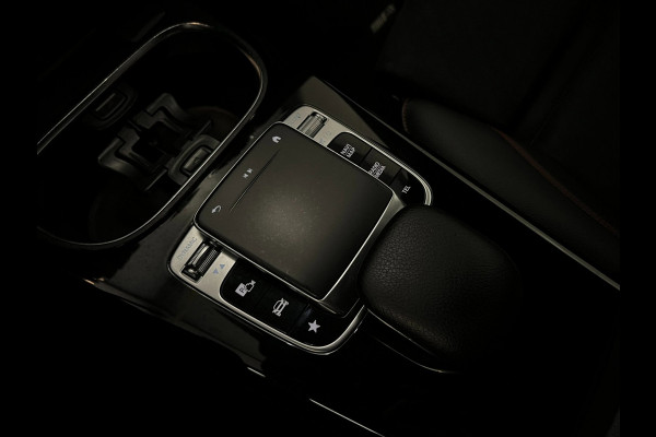 Mercedes-Benz A-Klasse 200 / AMG / Widescreen / Stoelverwarming