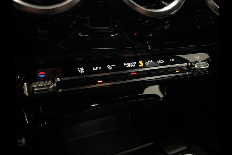 Mercedes-Benz A-Klasse 200 / AMG / Widescreen / Stoelverwarming
