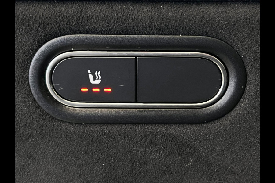Mercedes-Benz A-Klasse 200 / AMG / Widescreen / Stoelverwarming