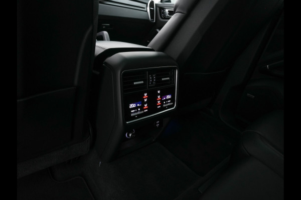 Porsche Cayenne 3.0 E-Hybrid (Plug-in) (INCL.BTW) *PANO | HEAD-UP | LEATHER | ADAPTIVE-CRUISE | FULL-LED | TOP-VIEW | BOSE-SOUND | MEMORY-PACK | SPORT-CHRONO | HEATED-COMFORTSEATS | KEYLESS | NAVI-FULLMAP | PRIVACY-GLASS |  22''AL