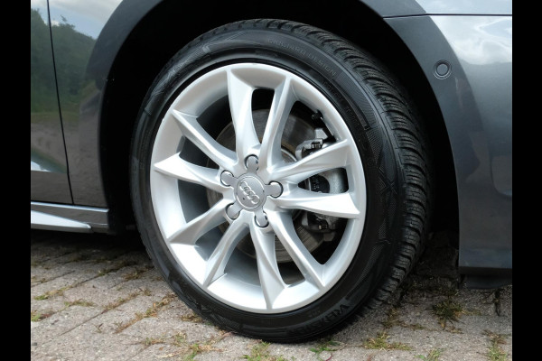 Audi A3 Sportback 40 TFSI S Line 204 PK | Trekhaak afneembaar | Lederen bekleding | Stoelverwarming | Camera | Elektrische achterklep | Dodehoeksensoren | Adaptive cruise control
