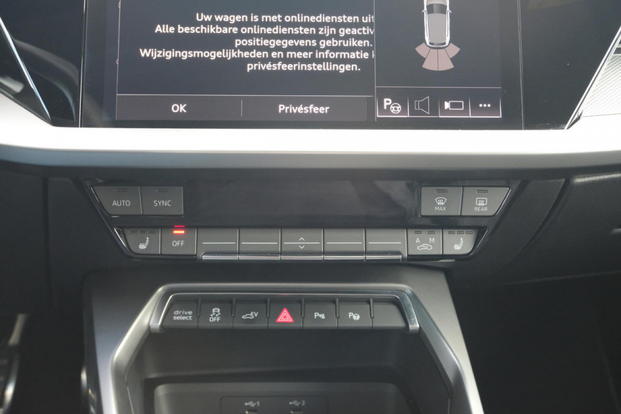 Audi A3 Sportback 40 TFSI S Line 204 PK | Trekhaak afneembaar | Lederen bekleding | Stoelverwarming | Camera | Elektrische achterklep | Dodehoeksensoren | Adaptive cruise control