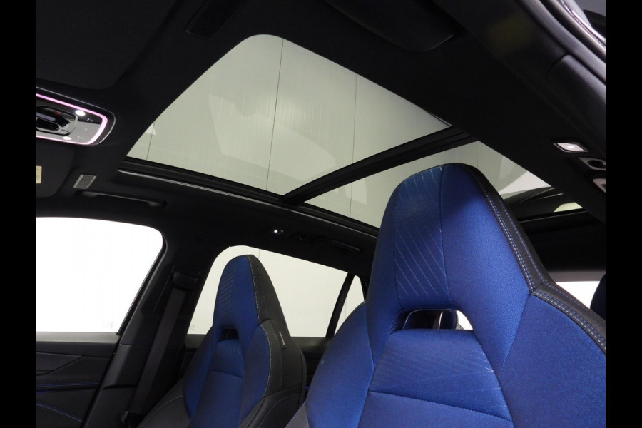 Lynk & Co 01 1.5 PHEV BlackLine ZWARTE HEMEL/360CAM/SCHUIFDAK/LED/20"LMV!