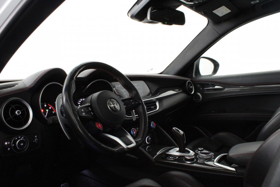 Alfa Romeo Stelvio 2.0 T AWD Veloce > 280pk/Akrapovic/Pano.schuif/21Inch Turismo/Trekhaak...