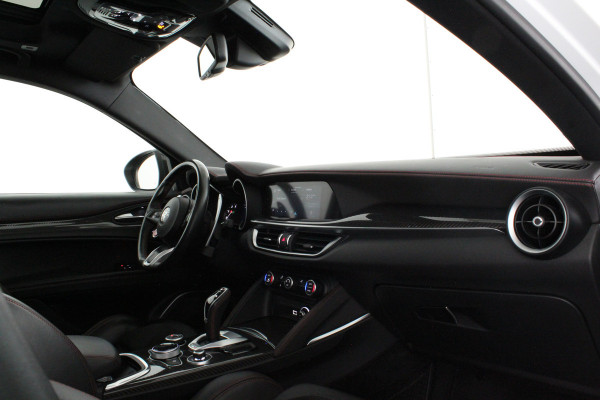 Alfa Romeo Stelvio 2.0 T AWD Veloce > 280pk/Akrapovic/Pano.schuif/21Inch Turismo/Trekhaak...