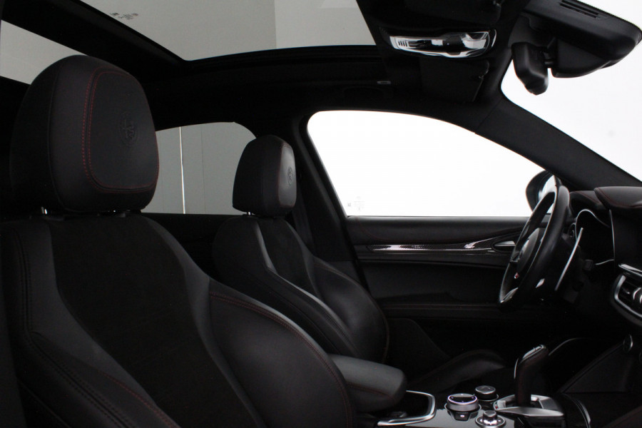 Alfa Romeo Stelvio 2.0 T AWD Veloce > 280pk/Akrapovic/Pano.schuif/21Inch Turismo/Trekhaak...