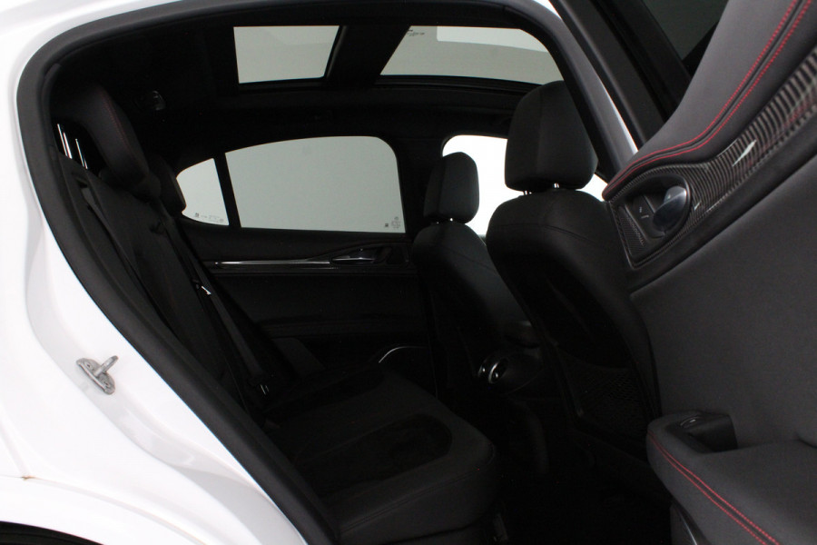 Alfa Romeo Stelvio 2.0 T AWD Veloce > 280pk/Akrapovic/Pano.schuif/21Inch Turismo/Trekhaak...