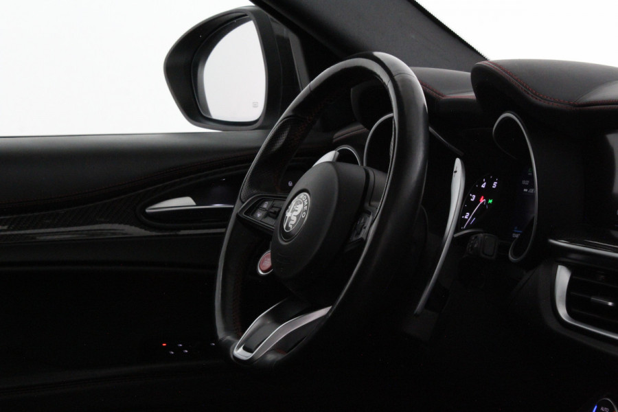 Alfa Romeo Stelvio 2.0 T AWD Veloce > 280pk/Akrapovic/Pano.schuif/21Inch Turismo/Trekhaak...