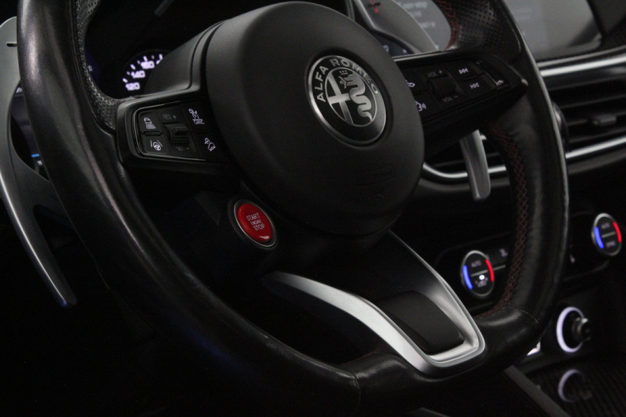 Alfa Romeo Stelvio 2.0 T AWD Veloce > 280pk/Akrapovic/Pano.schuif/21Inch Turismo/Trekhaak...