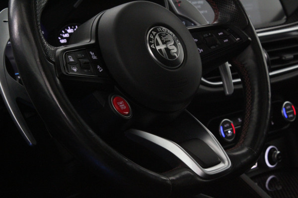 Alfa Romeo Stelvio 2.0 T AWD Veloce > 280pk/Akrapovic/Pano.schuif/21Inch Turismo/Trekhaak...