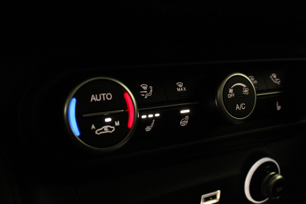 Alfa Romeo Stelvio 2.0 T AWD Veloce > 280pk/Akrapovic/Pano.schuif/21Inch Turismo/Trekhaak...