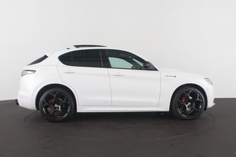 Alfa Romeo Stelvio 2.0 T AWD Veloce > 280pk/Akrapovic/Pano.schuif/21Inch Turismo/Trekhaak...