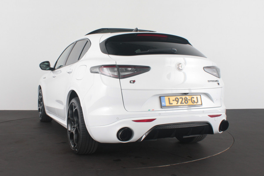 Alfa Romeo Stelvio 2.0 T AWD Veloce > 280pk/Akrapovic/Pano.schuif/21Inch Turismo/Trekhaak...