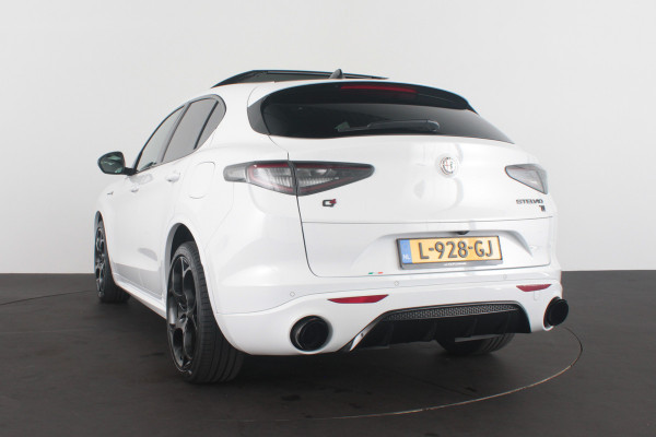 Alfa Romeo Stelvio 2.0 T AWD Veloce > 280pk/Akrapovic/Pano.schuif/21Inch Turismo/Trekhaak...