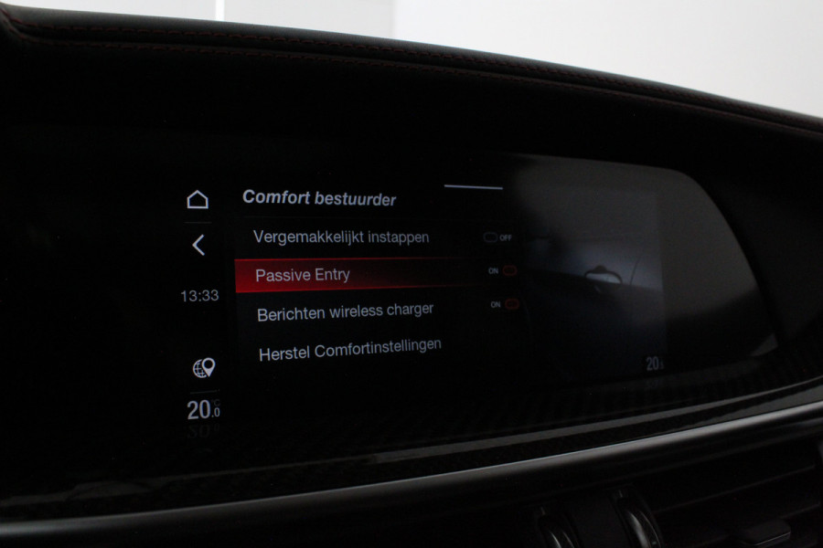 Alfa Romeo Stelvio 2.0 T AWD Veloce > 280pk/Akrapovic/Pano.schuif/21Inch Turismo/Trekhaak...
