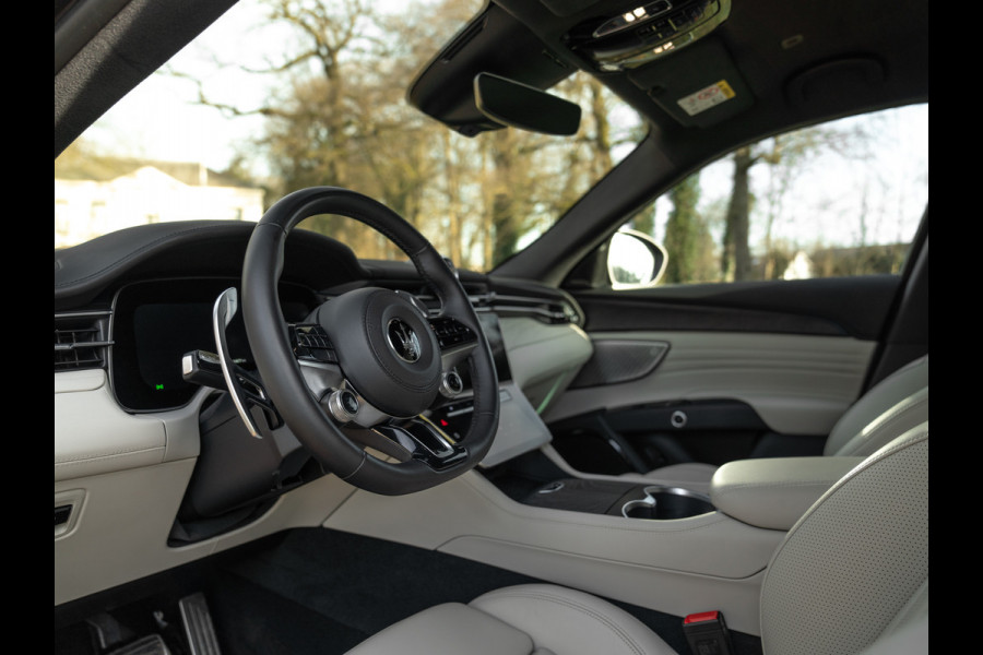 Maserati Grecale Modena 330pk | Luchtvering | Stoelventilatie | Sonus Faber | Adapt. cruise | Nero/Ivoor