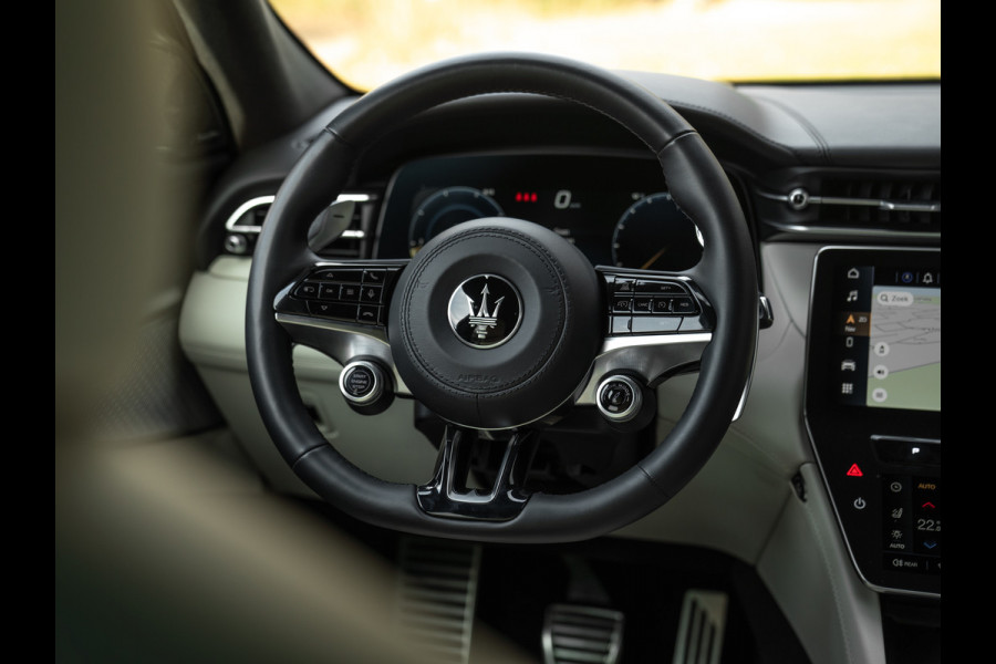 Maserati Grecale Modena 330pk | Luchtvering | Stoelventilatie | Sonus Faber | Adapt. cruise | Nero/Ivoor