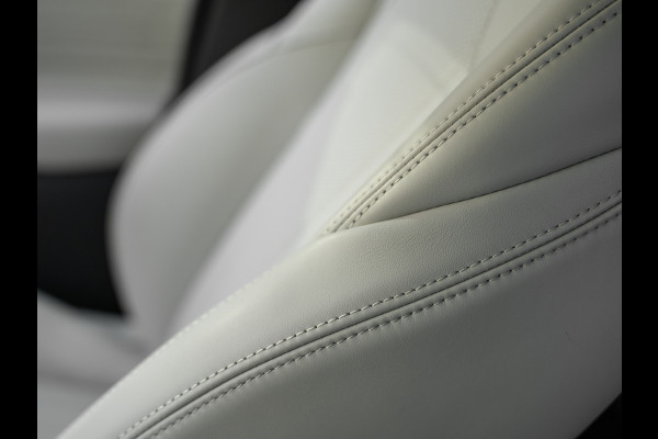 Maserati Grecale Modena 330pk | Luchtvering | Stoelventilatie | Sonus Faber | Adapt. cruise | Nero/Ivoor